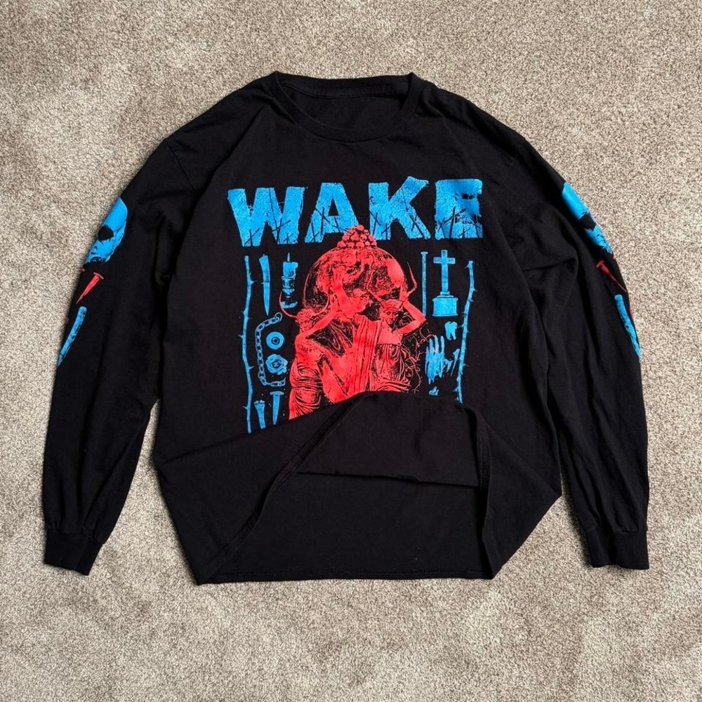 "WAKE"‎ BAND GRAPHIC LONGSLEEVE